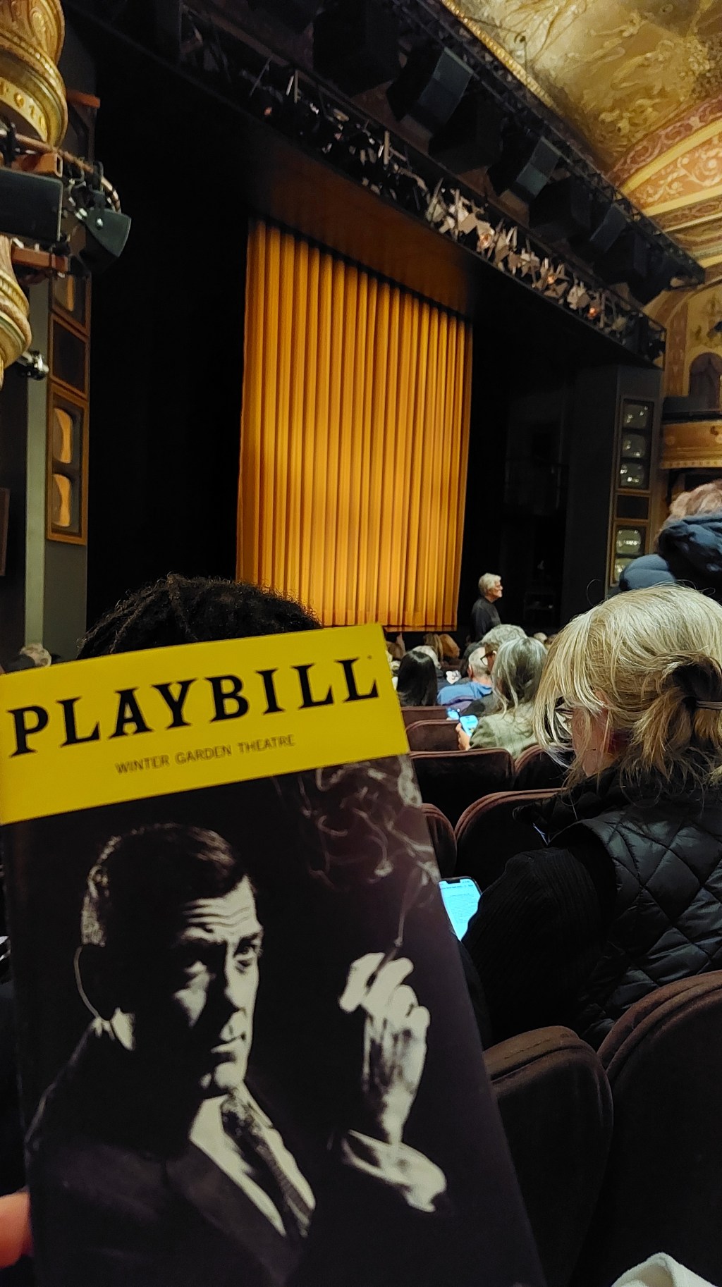 Bühne, Buch und dunkle&nbsp;Zeiten